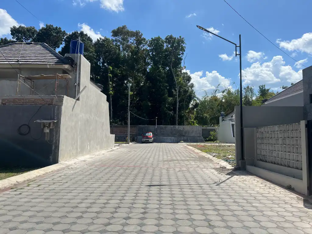 Tampak lebar jalan kawasan Tentrem Bhumi
